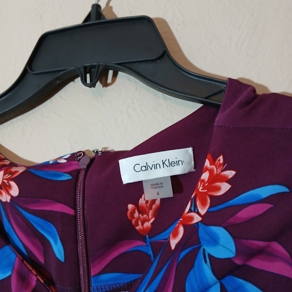 Calvin Klein Sheath Floral Dress Purple Blue Red Size 6 Knee Length Fitted - Picture 2 of 9